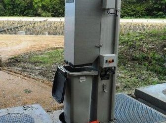 Un dégrilleur automatique sur une station d’épuration