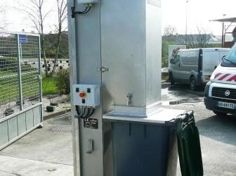 Un dégrilleur sur un poste