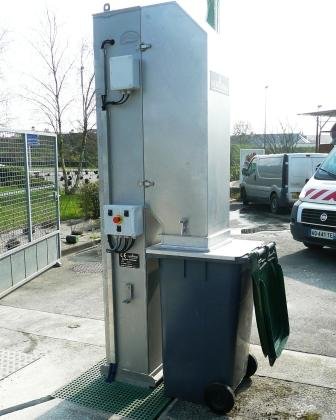Un dégrilleur sur un poste