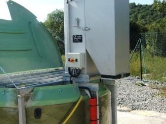 Un dégrilleur dans un poste polyester